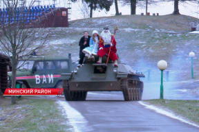 «Дед Мороз, рассекающий на танке. Военные на утренниках». И это только начало
