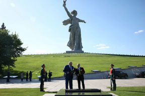 В голове у памятника «Родина-мать» в Волгограде нашли труп московского ректора