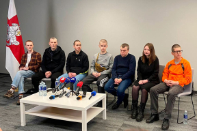 «Нас содержали в скотских условиях. Отношение к нам — как к скоту» (обновляется)