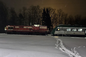 «Холодный Улли принес много теплых сердец». Минчане помогли пассажирам поезда, застрявшего без отопления под Дзержинском